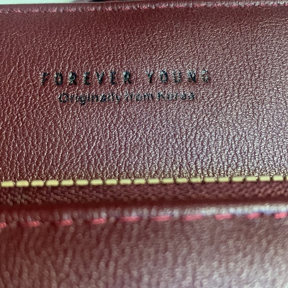 NWOT Forever Young Crossbody Mini Bag - Picture 3 of 8